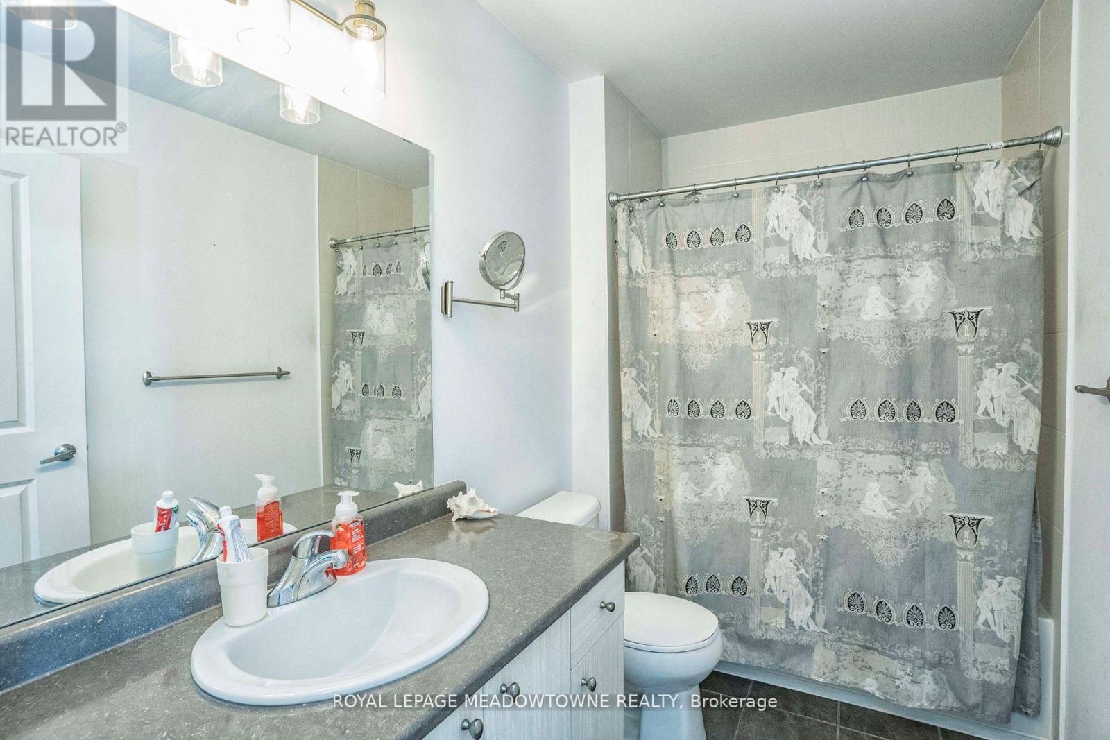 323 - 5317 Upper Middle Road, Burlington, ON - Indoor Photo Showing Bathroom