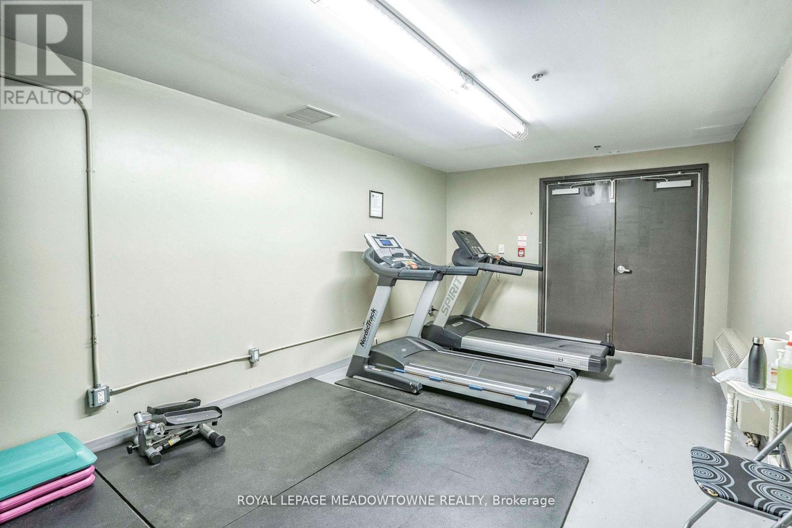 323 - 5317 Upper Middle Road, Burlington, ON - Indoor Photo Showing Gym Room