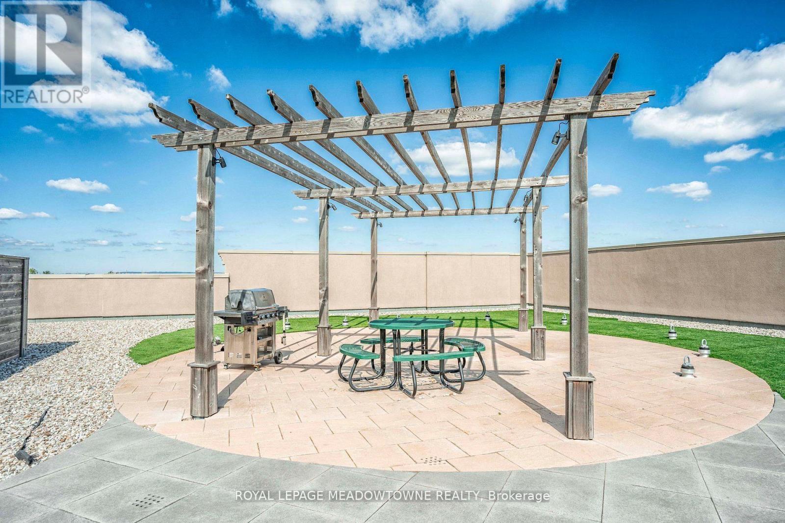 323 - 5317 Upper Middle Road, Burlington, ON - Outdoor