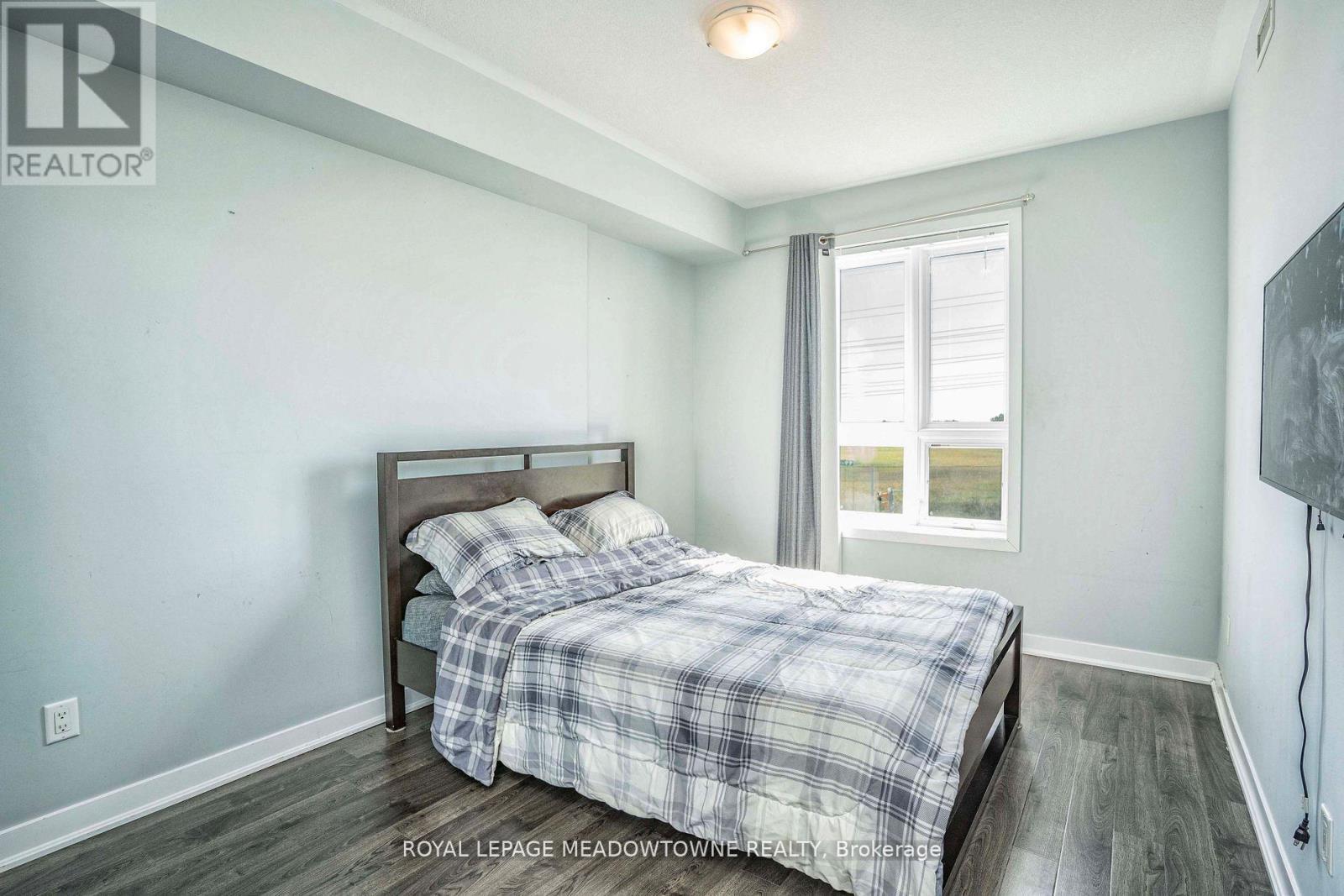 323 - 5317 Upper Middle Road, Burlington, ON - Indoor Photo Showing Bedroom