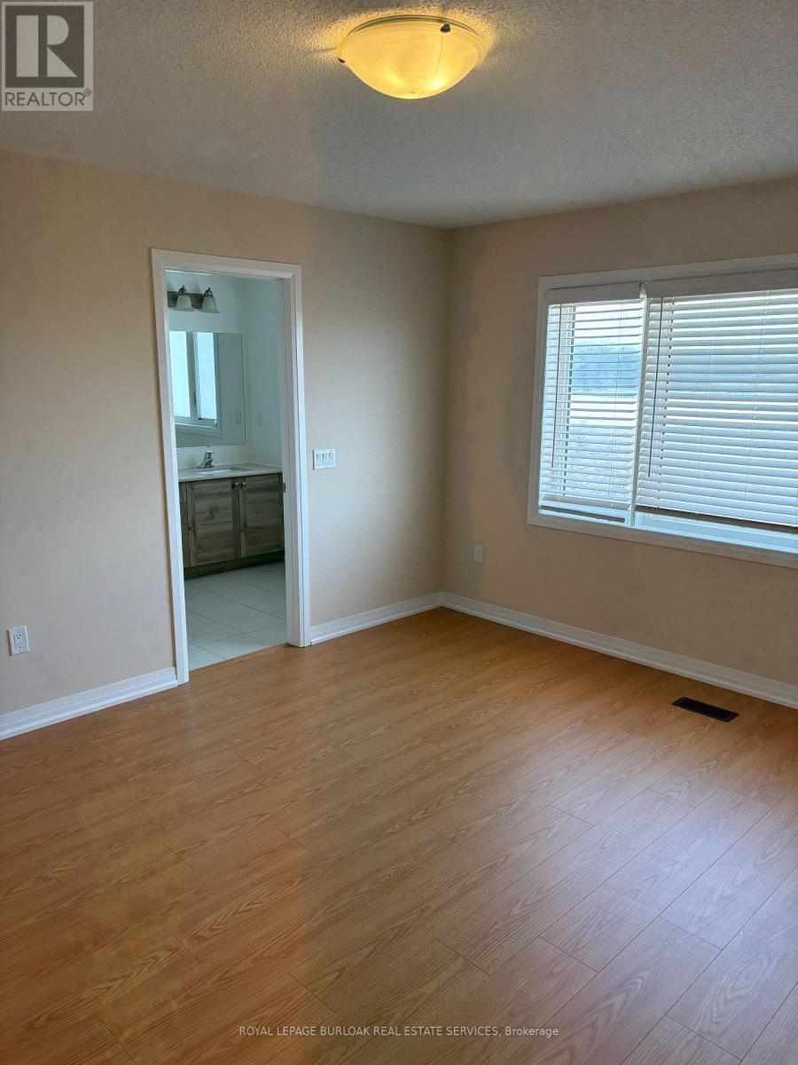 70 Freedom Crescent, Hamilton, ON - Indoor Photo Showing Other Room