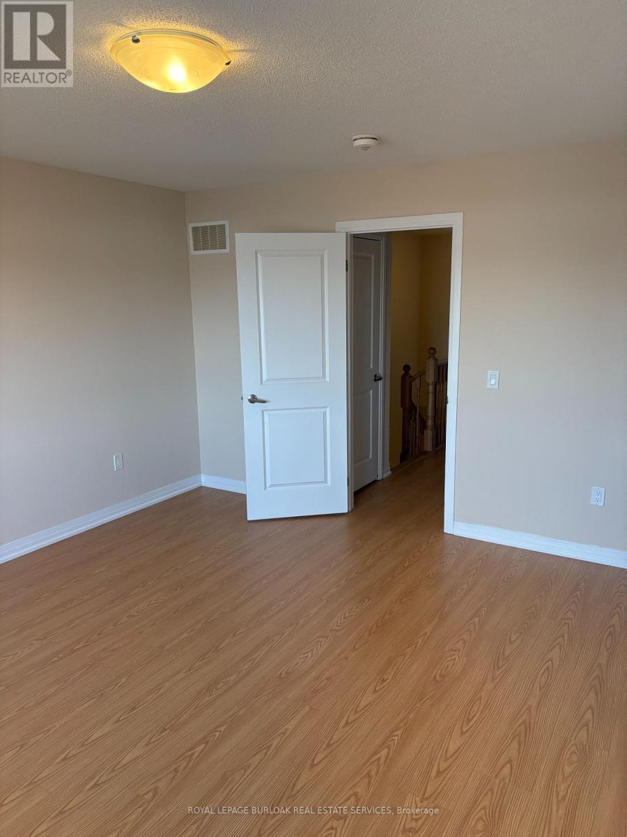 70 Freedom Crescent, Hamilton, ON - Indoor Photo Showing Other Room