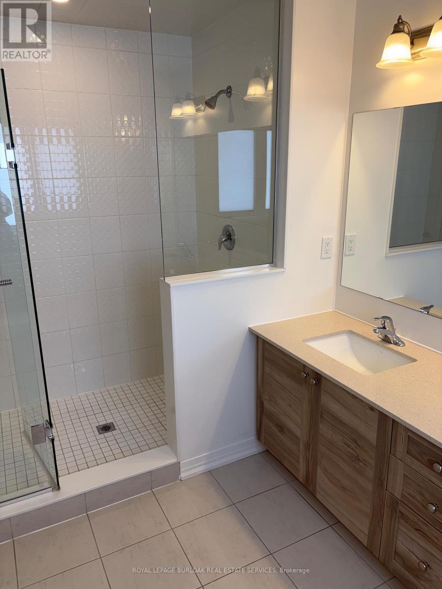 70 Freedom Crescent, Hamilton, ON - Indoor Photo Showing Bathroom