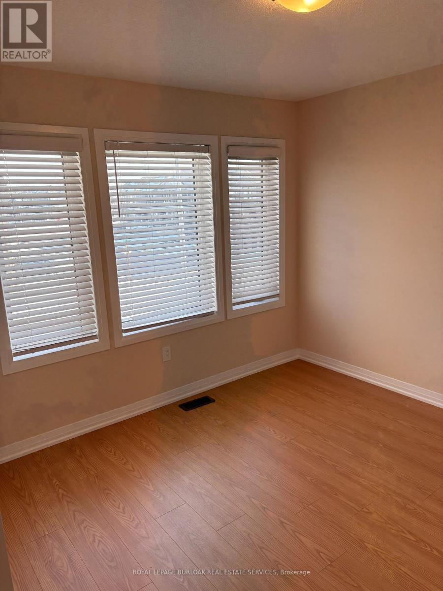 70 Freedom Crescent, Hamilton, ON - Indoor Photo Showing Other Room