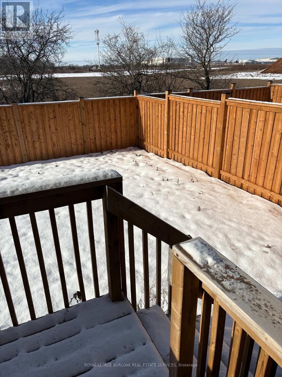 70 Freedom Crescent, Hamilton, ON - Outdoor