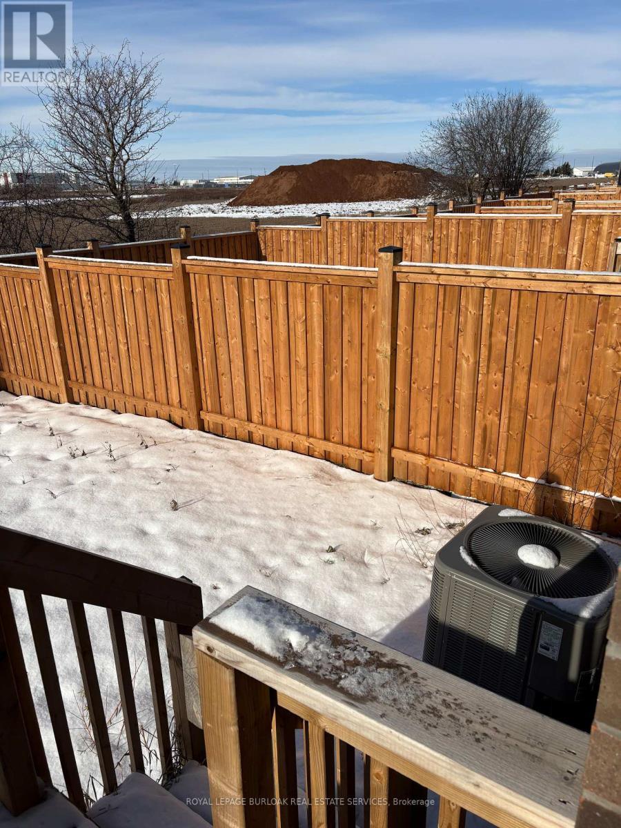 70 Freedom Crescent, Hamilton, ON - Outdoor