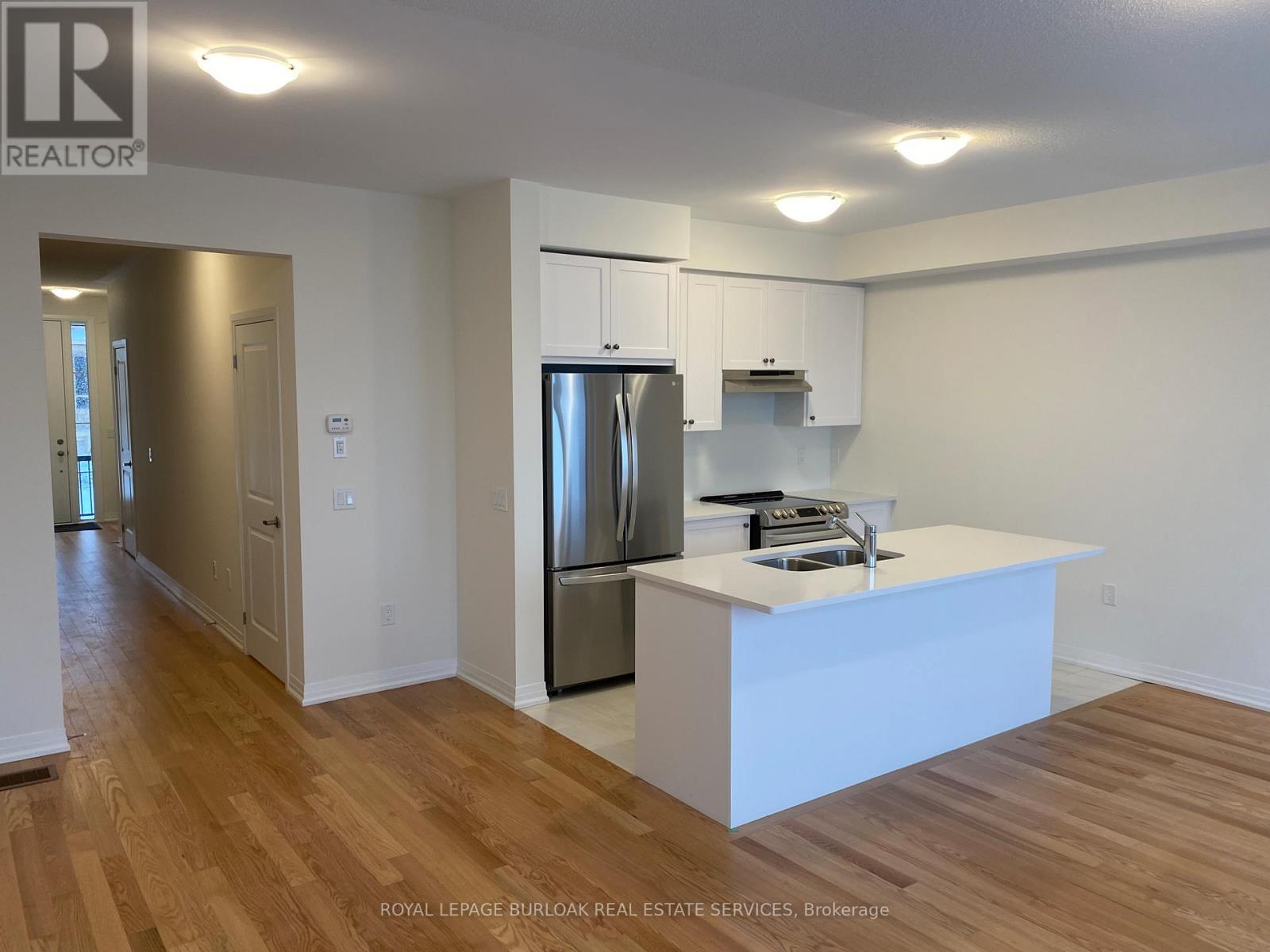 70 Freedom Crescent, Hamilton, ON - Indoor Photo Showing Kitchen With Stainless Steel Kitchen With Double Sink