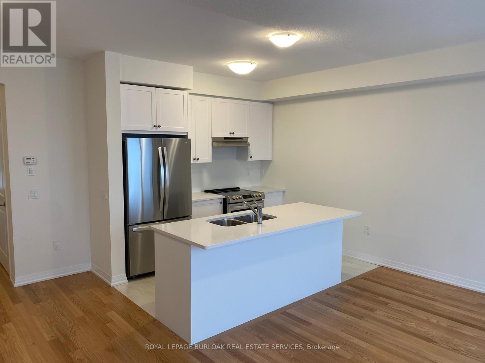 70 Freedom Crescent, Hamilton, ON - Indoor Photo Showing Kitchen With Stainless Steel Kitchen With Double Sink