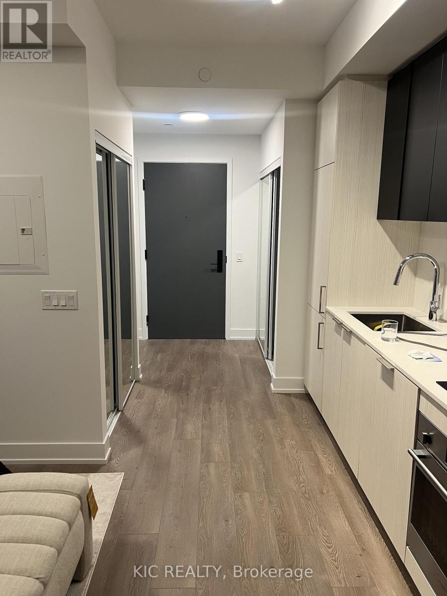 2404 - 308 Jarvis Street, Toronto, ON - Indoor Photo Showing Kitchen