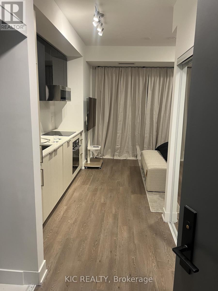 2404 - 308 Jarvis Street, Toronto, ON - Indoor Photo Showing Kitchen