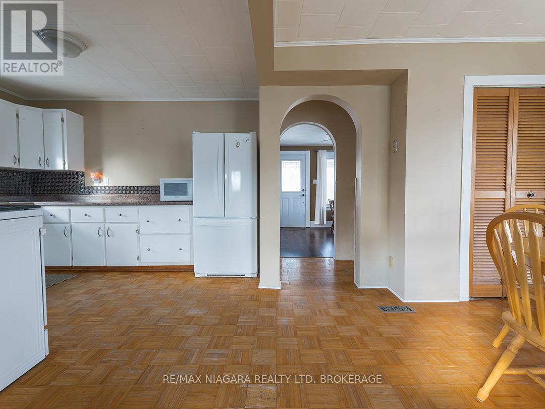 31959 Feeder Road, Wainfleet (Marshville/Winger), ON - Indoor Photo Showing Kitchen