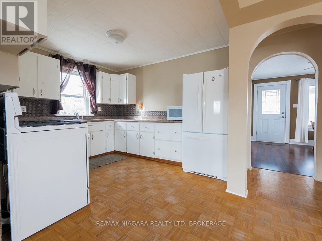 31959 Feeder Road, Wainfleet (Marshville/Winger), ON - Indoor Photo Showing Kitchen