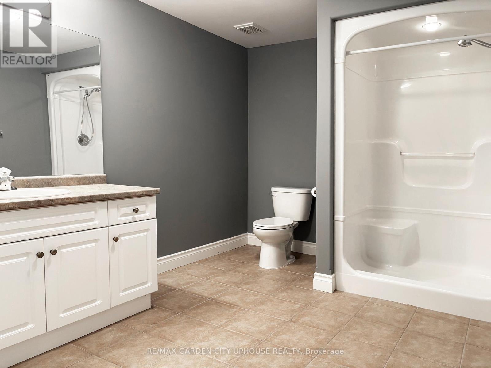 132 Loretta Drive, Niagara-On-The-Lake (Virgil), ON - Indoor Photo Showing Bathroom