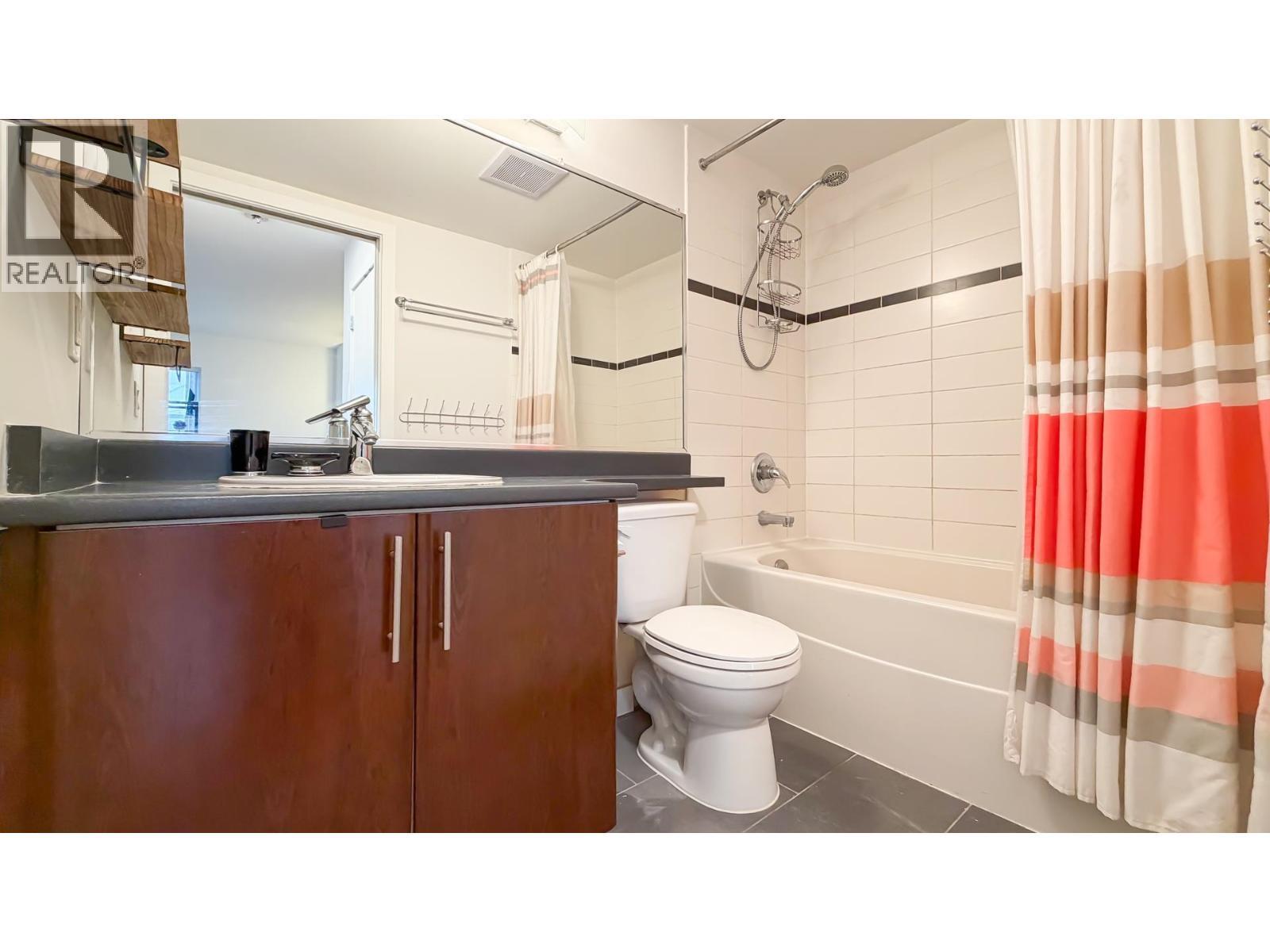 1606 688 Abbott Street, Vancouver, BC - Indoor Photo Showing Bathroom