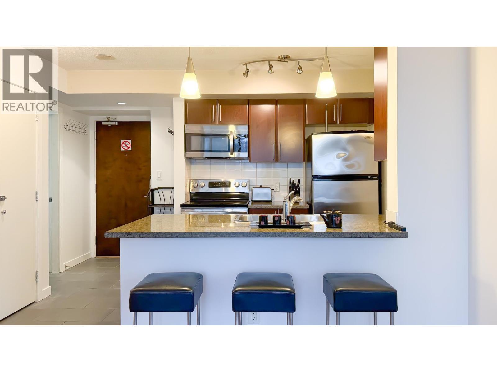 1606 688 Abbott Street, Vancouver, BC - Indoor Photo Showing Kitchen