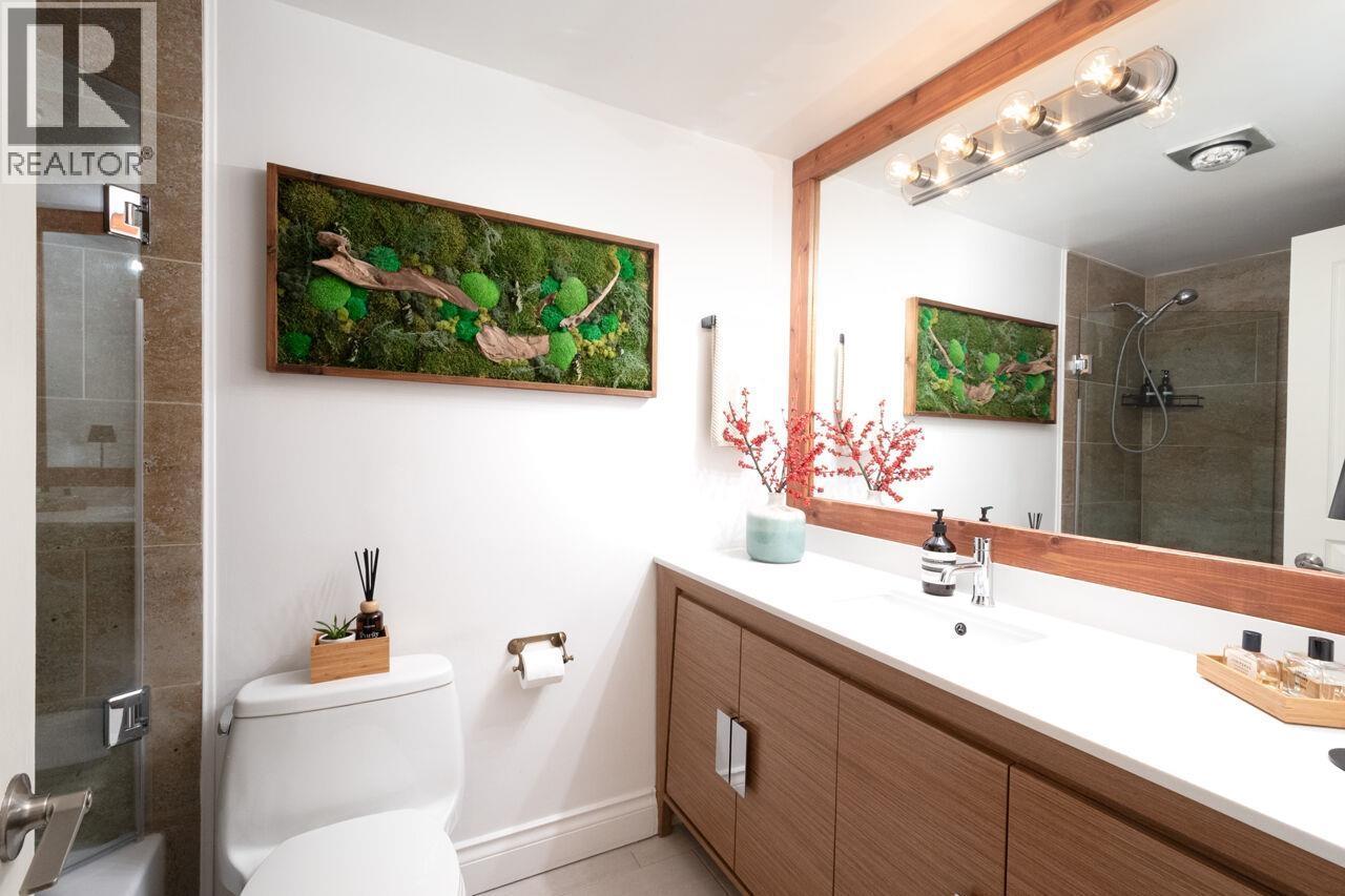 308 1655 Nelson Street, Vancouver, BC - Indoor Photo Showing Bathroom