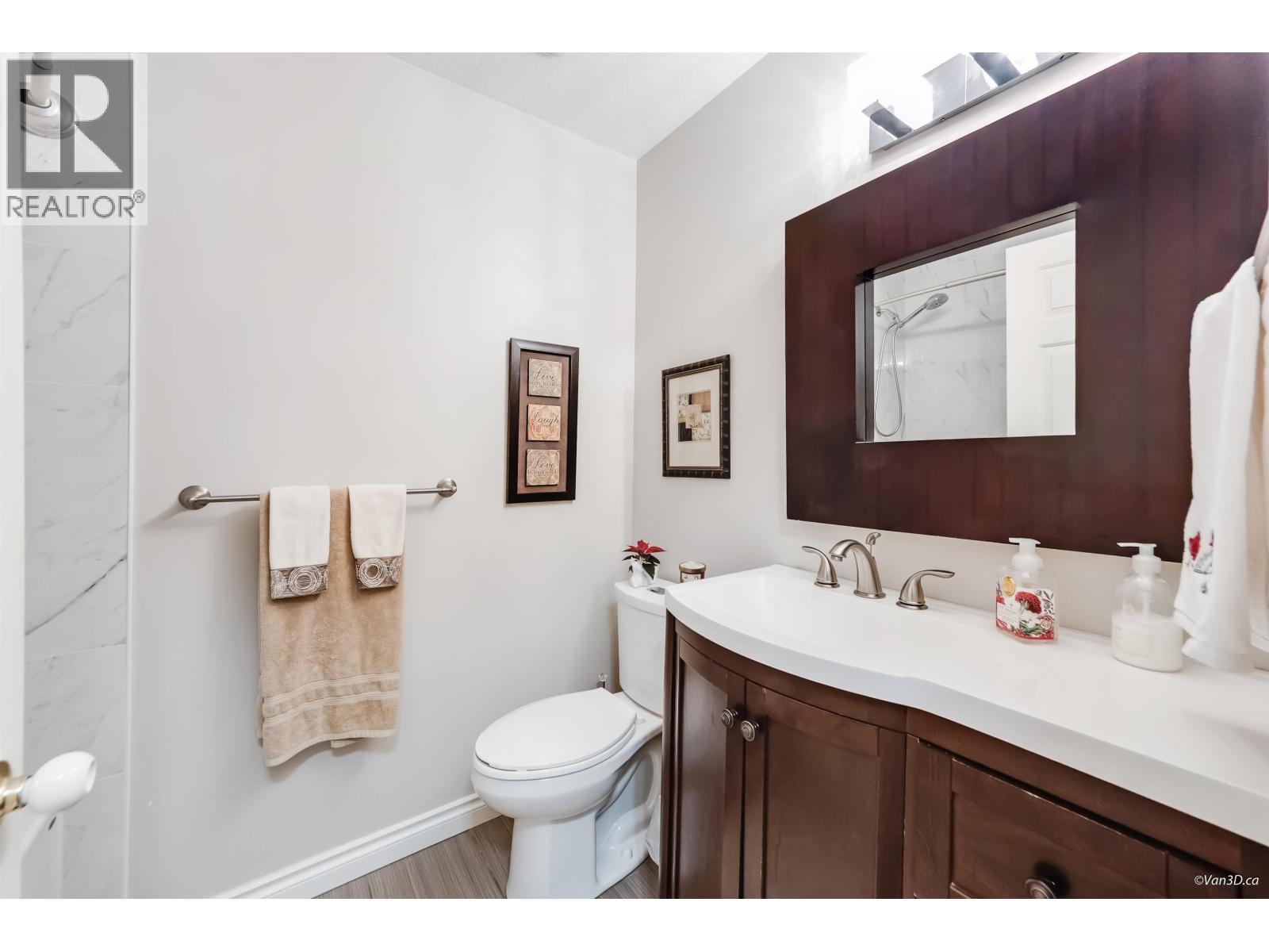12409 204B Street, Maple Ridge, BC - Indoor Photo Showing Bathroom