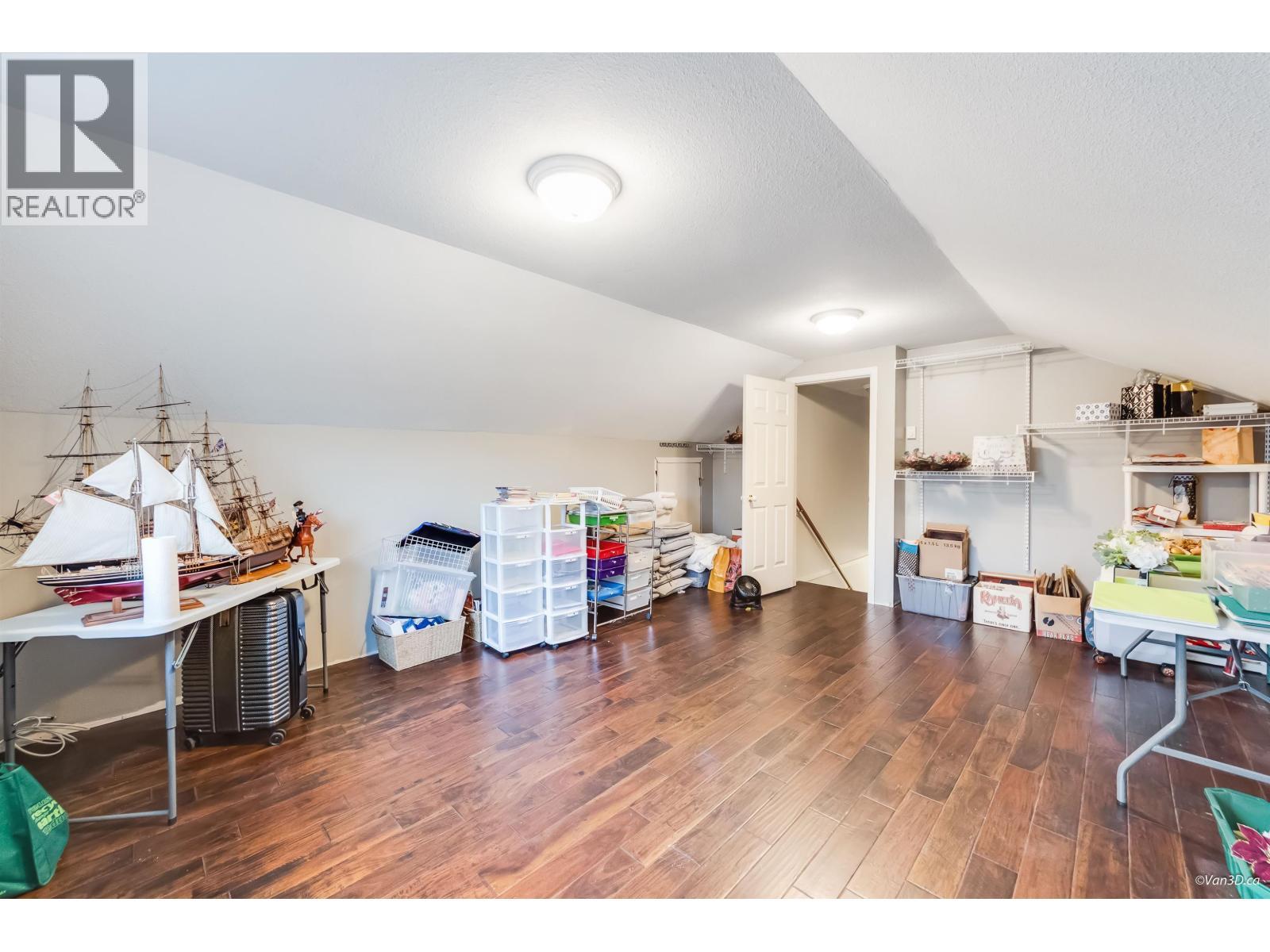 12409 204B Street, Maple Ridge, BC - Indoor