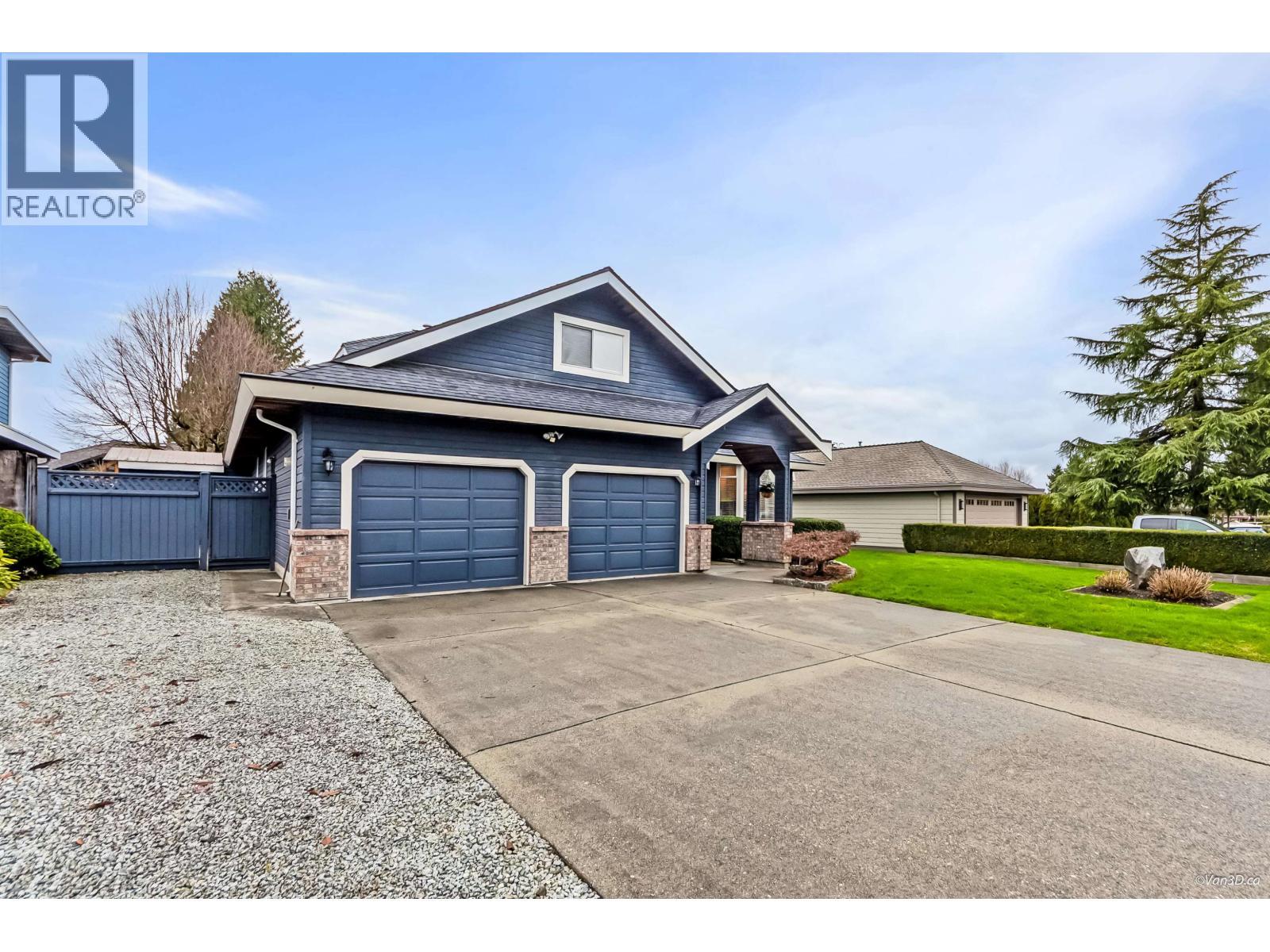 12409 204B Street, Maple Ridge, BC - Outdoor With Facade