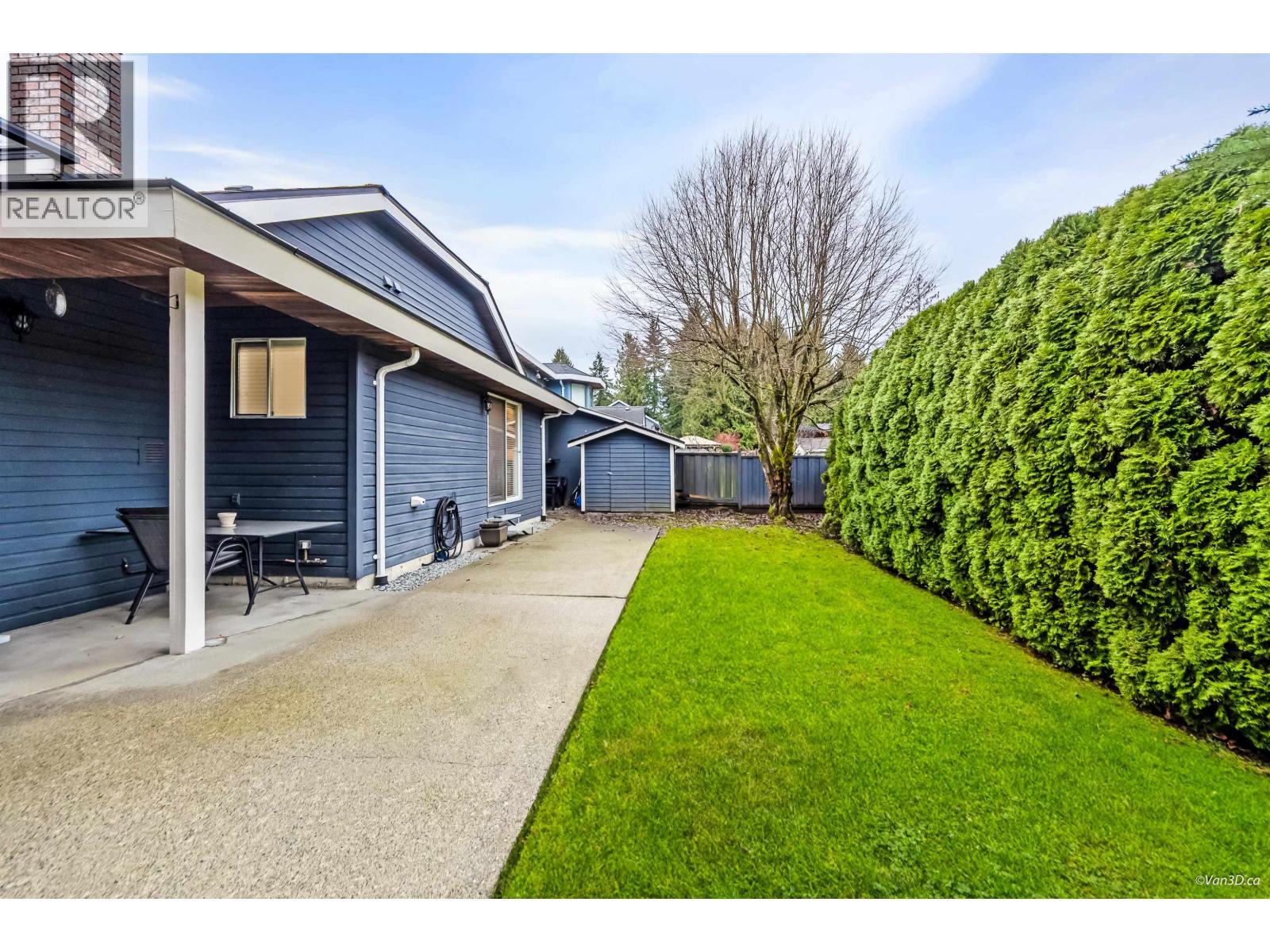 12409 204B Street, Maple Ridge, BC - Outdoor
