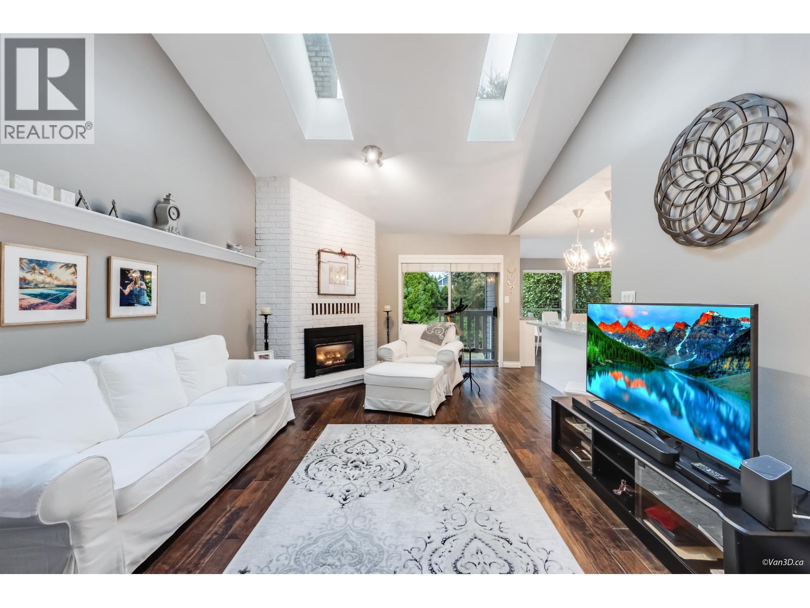 12409 204B Street, Maple Ridge, BC - Indoor Photo Showing Living Room With Fireplace