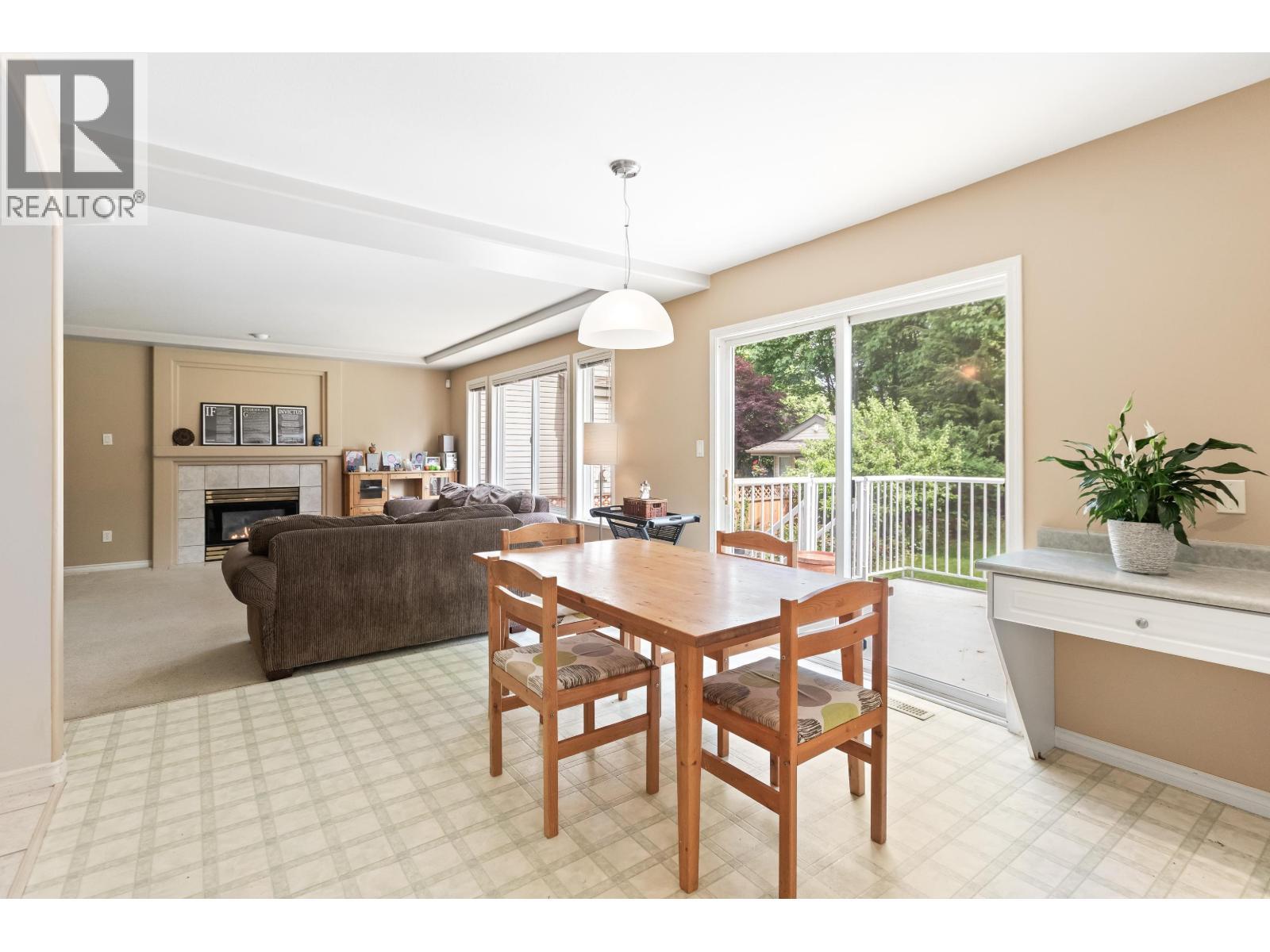 10610 238 Street, Maple Ridge, BC - Indoor With Fireplace