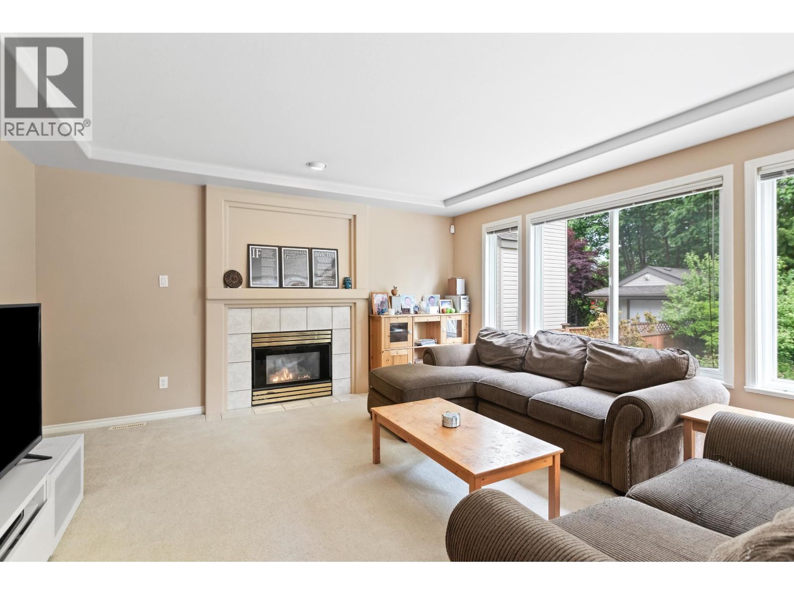 10610 238 Street, Maple Ridge, BC - Indoor Photo Showing Living Room With Fireplace