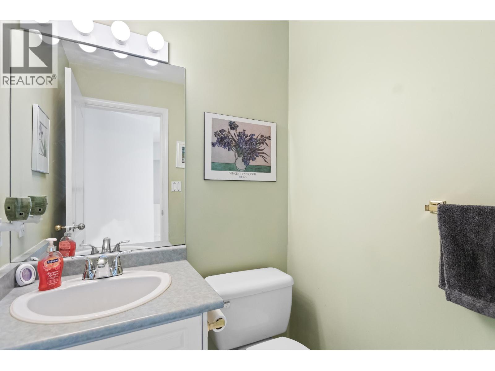 10610 238 Street, Maple Ridge, BC - Indoor Photo Showing Bathroom