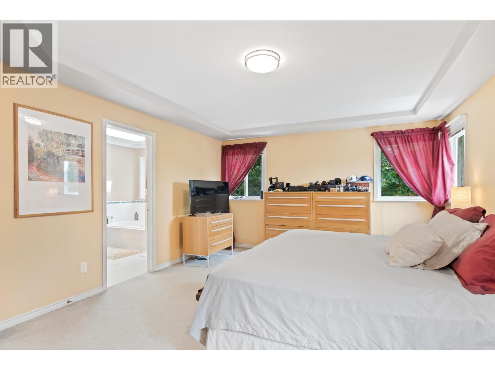 10610 238 Street, Maple Ridge, BC - Indoor Photo Showing Bedroom