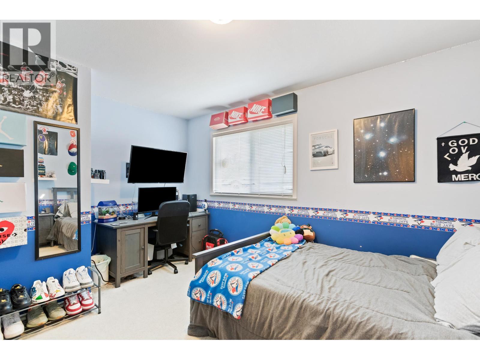 10610 238 Street, Maple Ridge, BC - Indoor Photo Showing Bedroom