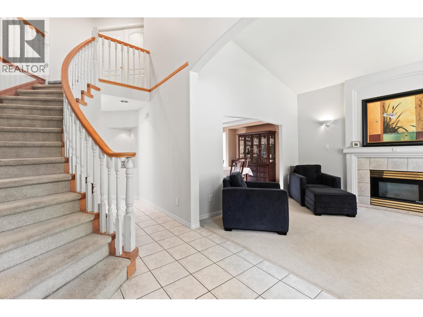 10610 238 Street, Maple Ridge, BC - Indoor Photo Showing Other Room With Fireplace