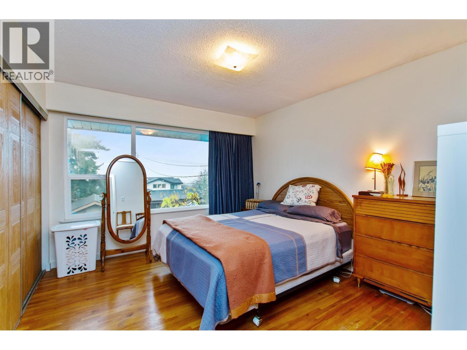 548 Amess Street, New Westminster, BC - Indoor Photo Showing Bedroom