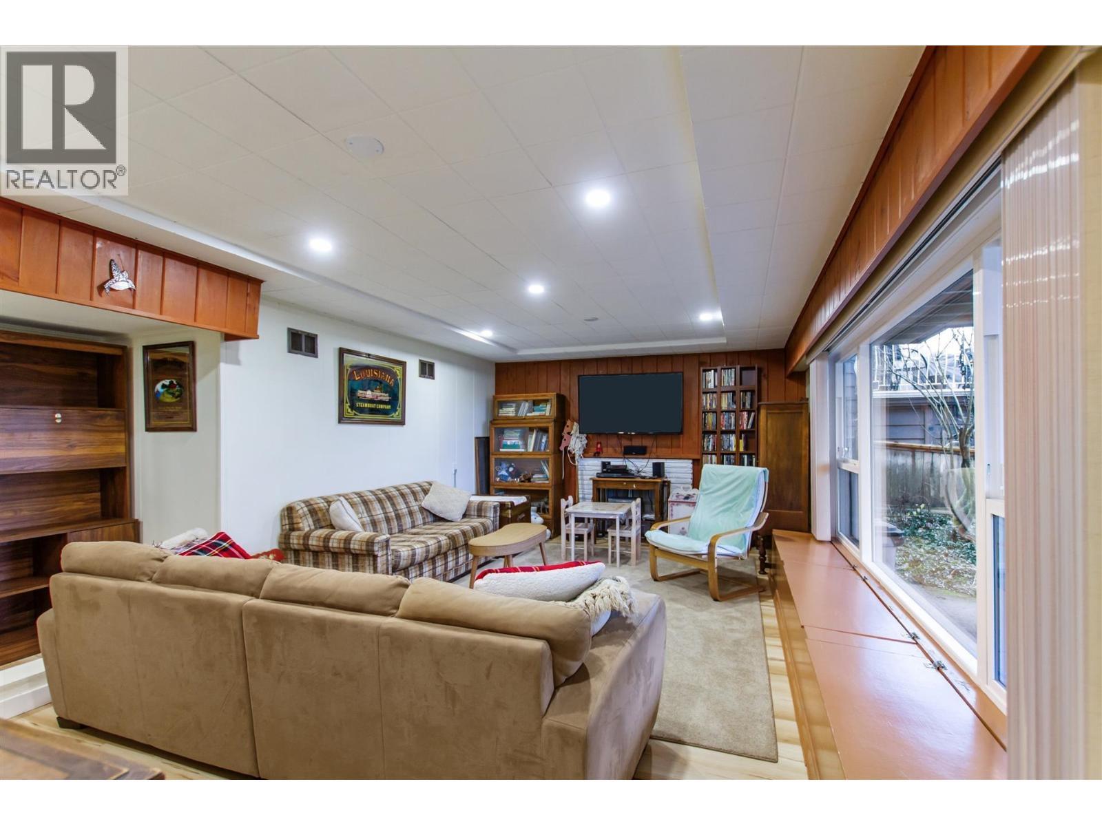548 Amess Street, New Westminster, BC - Indoor Photo Showing Basement