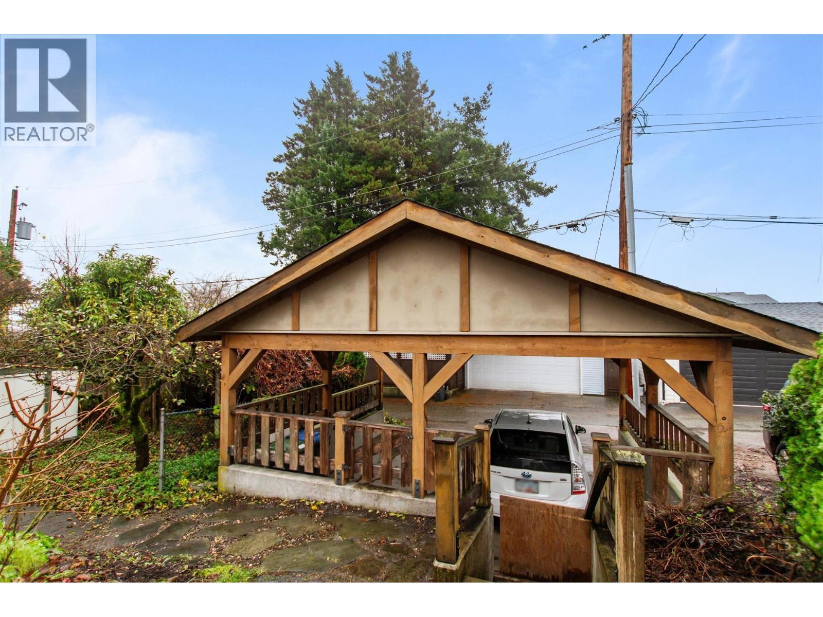 548 Amess Street, New Westminster, BC - Outdoor With Deck Patio Veranda