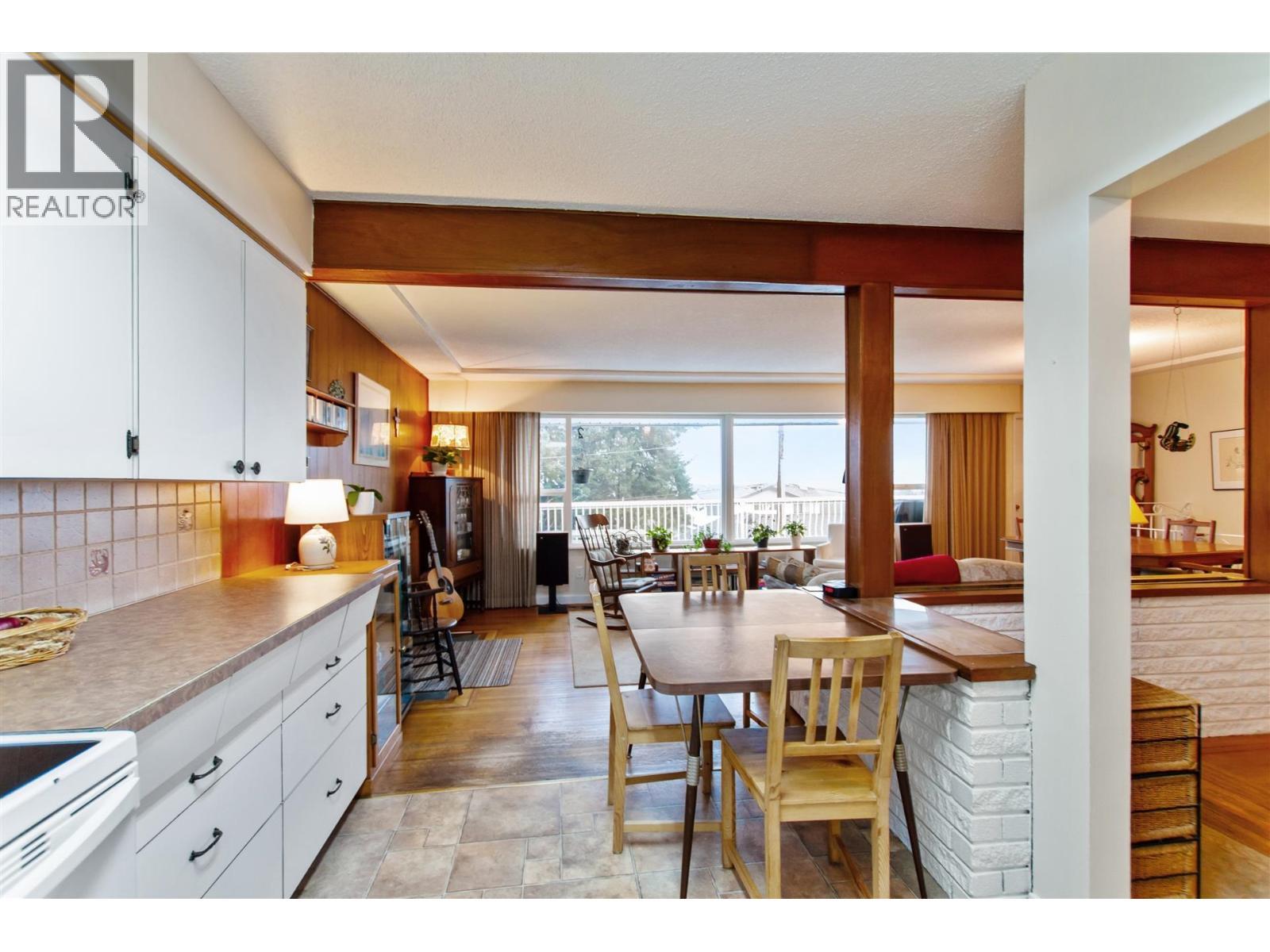 548 Amess Street, New Westminster, BC - Indoor