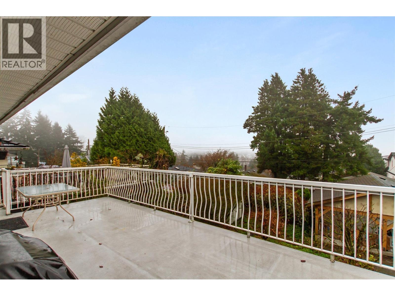 548 Amess Street, New Westminster, BC - Outdoor With Exterior
