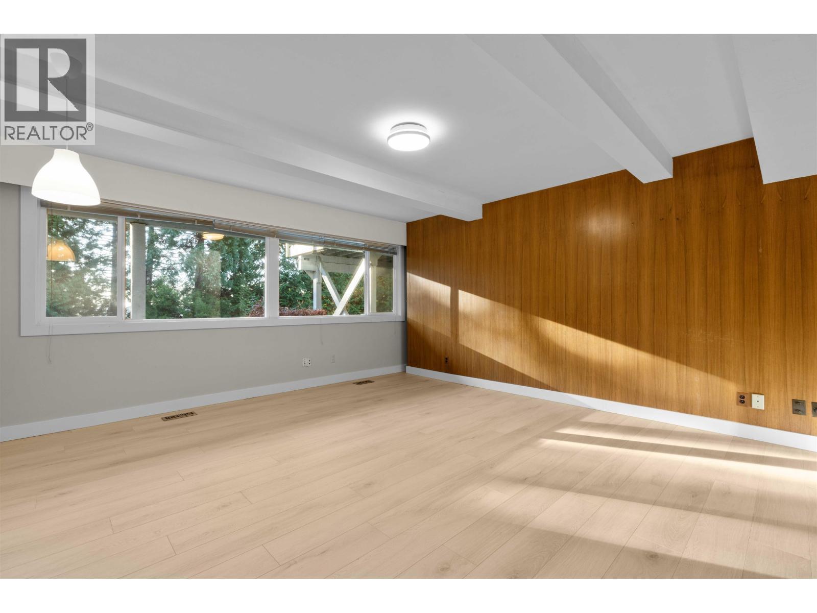 Basement 3062 Spencer Drive, West Vancouver, BC - Indoor Photo Showing Other Room