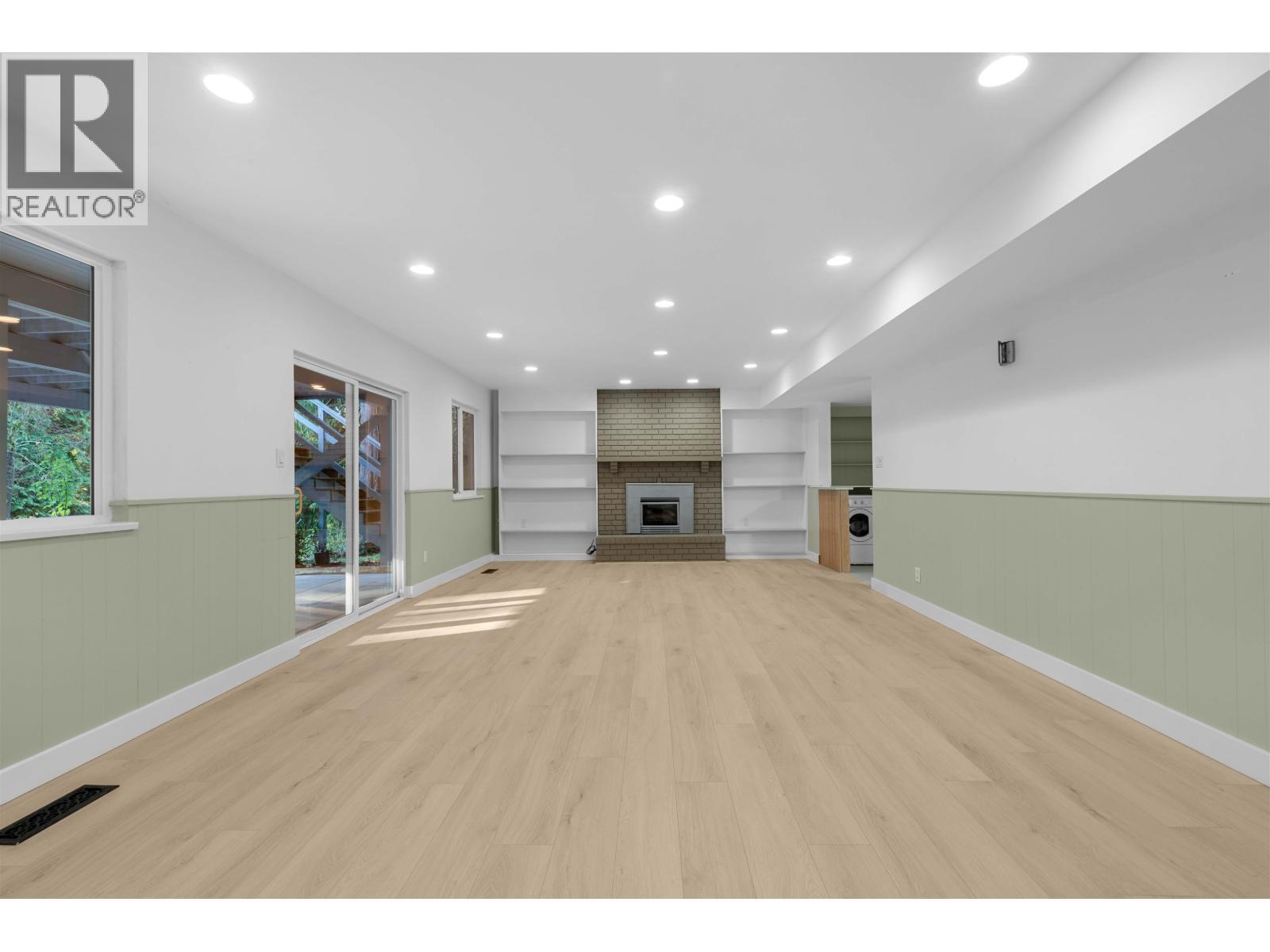 Basement 3062 Spencer Drive, West Vancouver, BC - Indoor Photo Showing Other Room