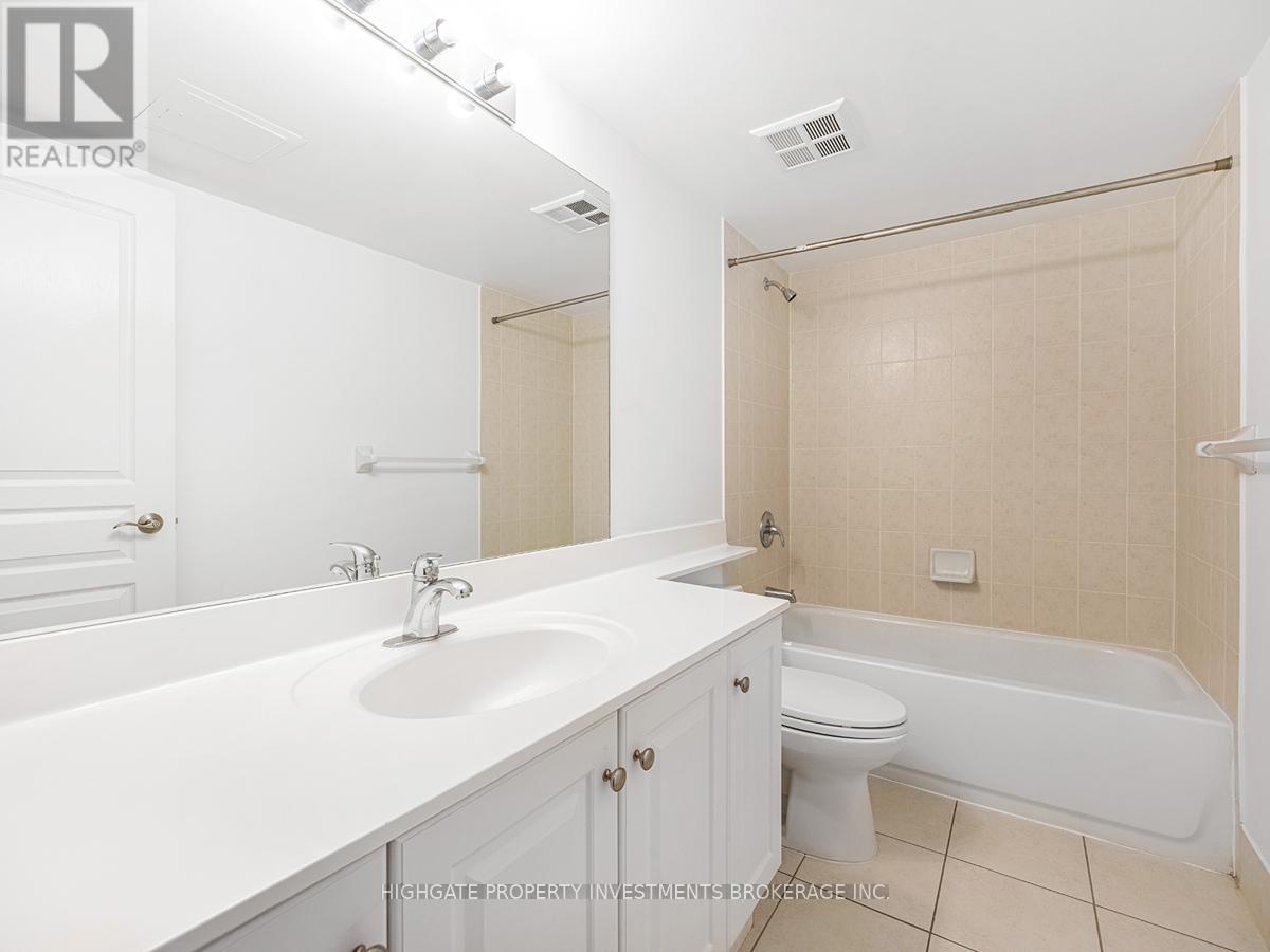 719 - 10 Delisle Avenue, Toronto, ON - Indoor Photo Showing Bathroom