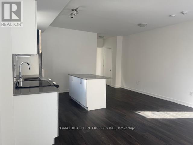 C224 - 1660 Victoria Park Avenue, Toronto, ON - Indoor Photo Showing Kitchen