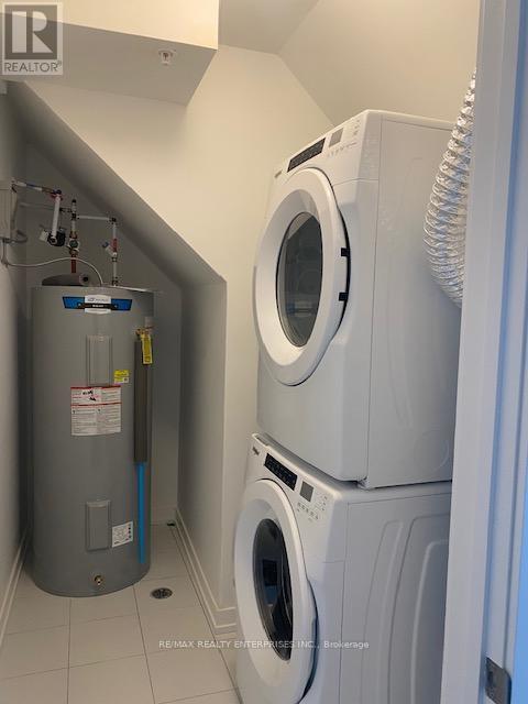 C224 - 1660 Victoria Park Avenue, Toronto, ON - Indoor Photo Showing Laundry Room