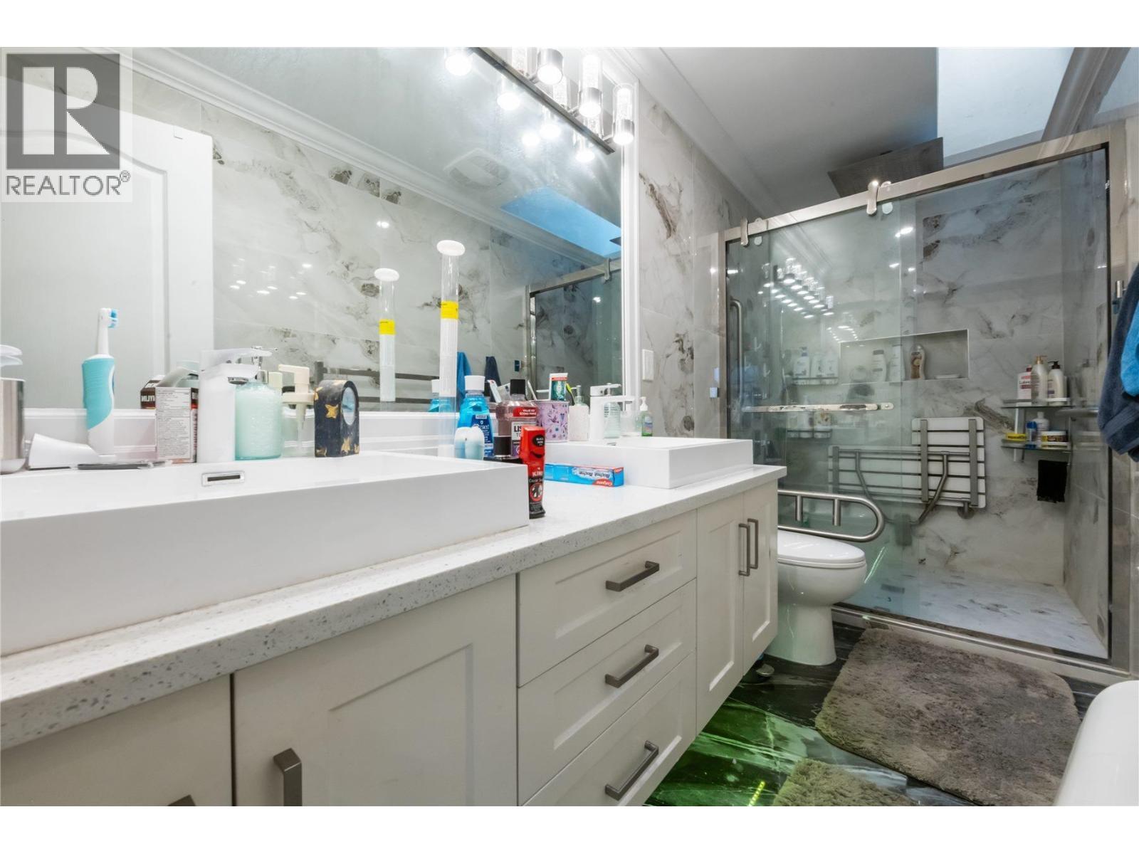 13 4767 64 Street, Delta, BC - Indoor Photo Showing Bathroom