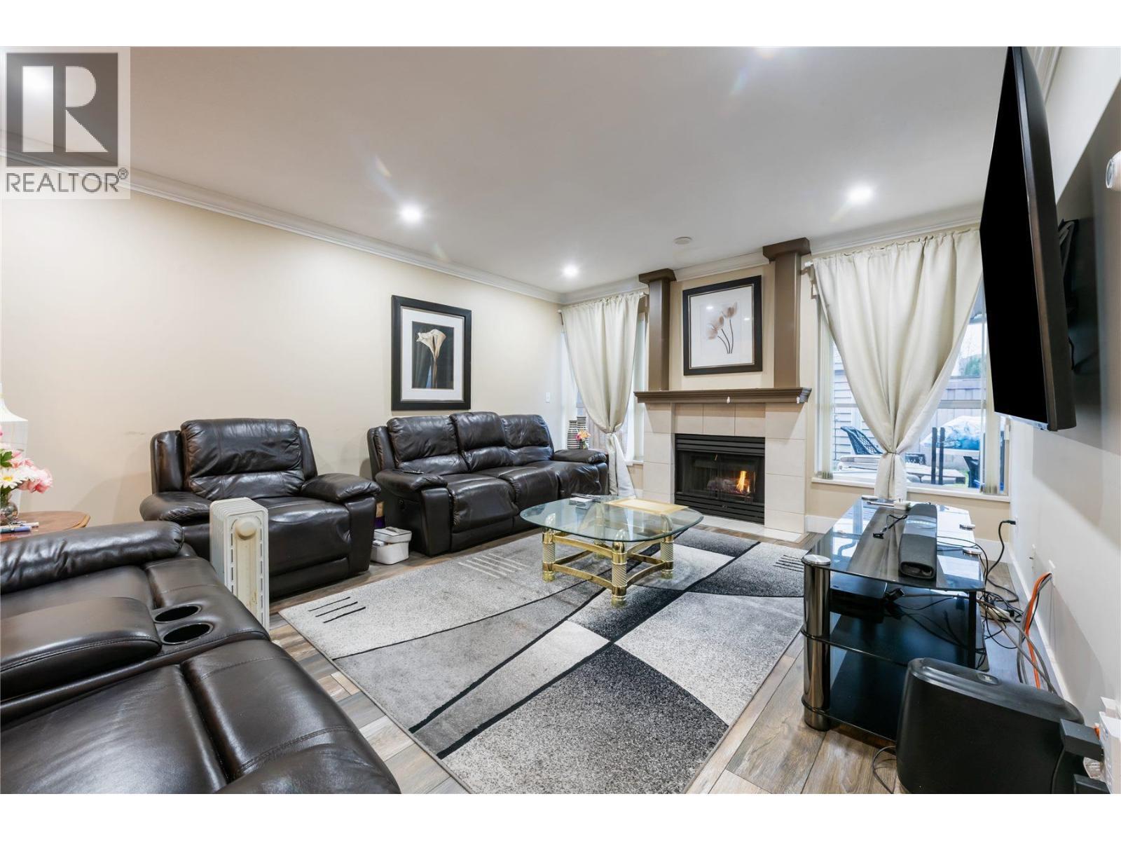 13 4767 64 Street, Delta, BC - Indoor With Fireplace