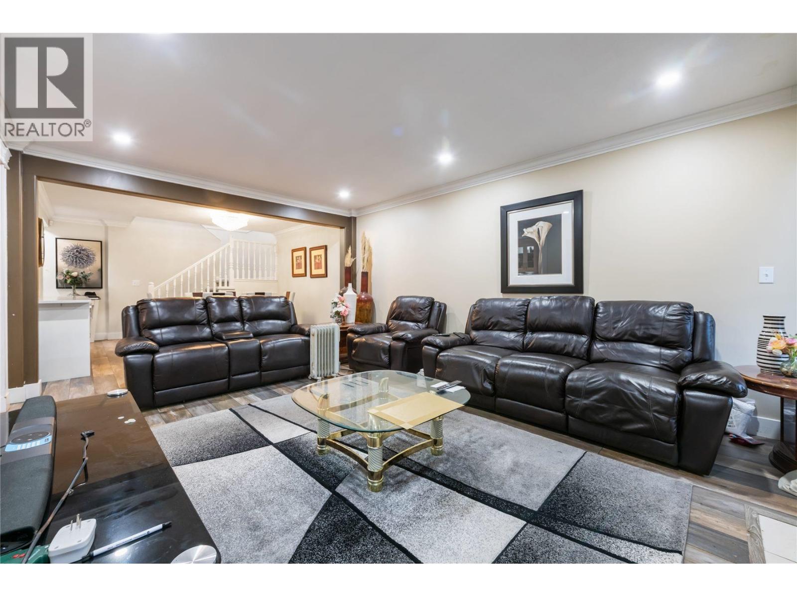 13 4767 64 Street, Delta, BC - Indoor Photo Showing Living Room