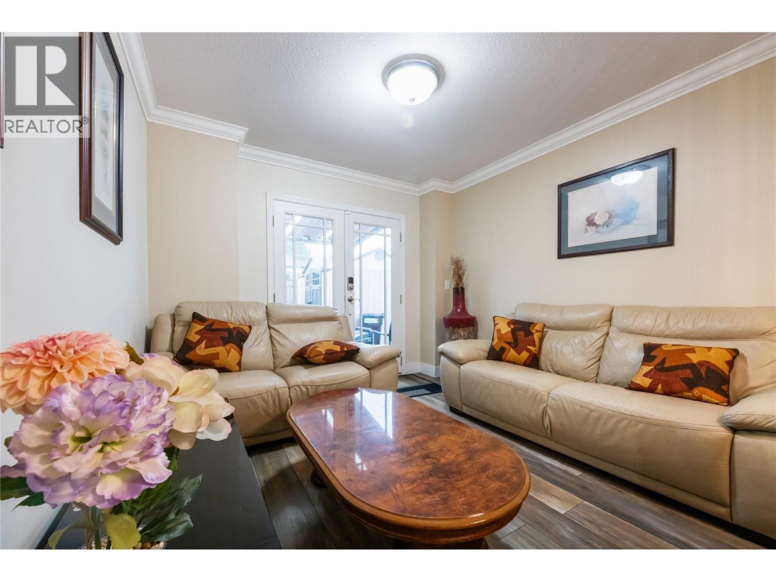 13 4767 64 Street, Delta, BC - Indoor Photo Showing Living Room