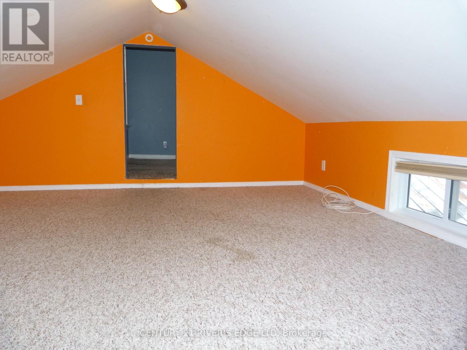 453 May Street, North Dundas, ON - Indoor Photo Showing Other Room