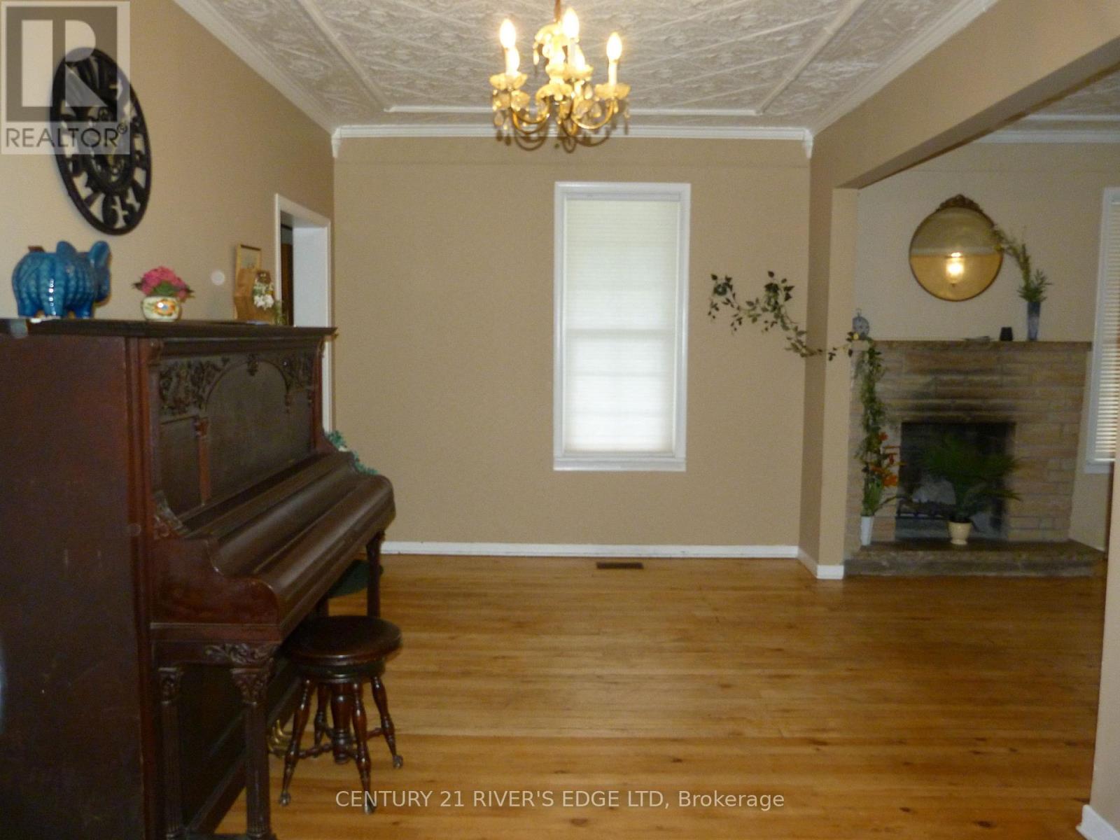 453 May Street, North Dundas, ON - Indoor Photo Showing Other Room With Fireplace