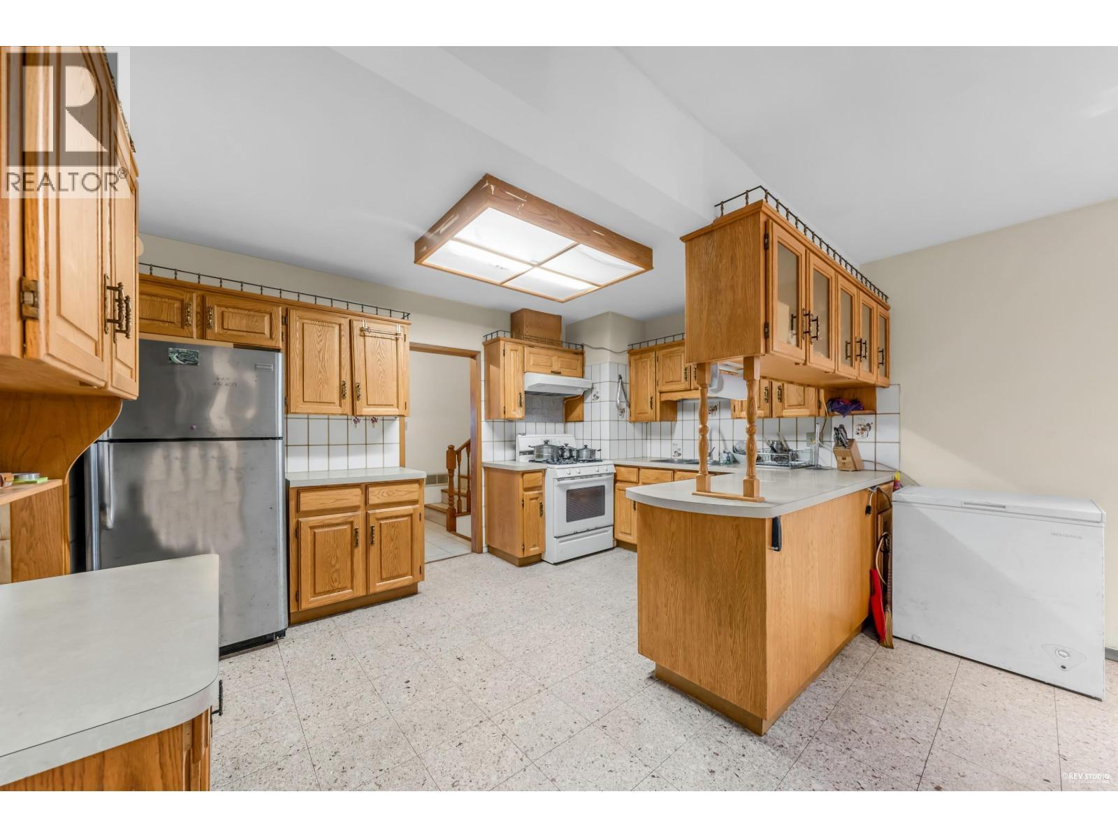 4938 Fulwell Street, Burnaby, BC - Indoor Photo Showing Kitchen