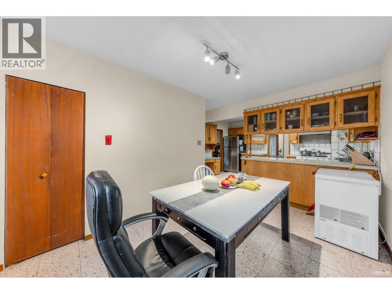 4938 Fulwell Street, Burnaby, BC - Indoor