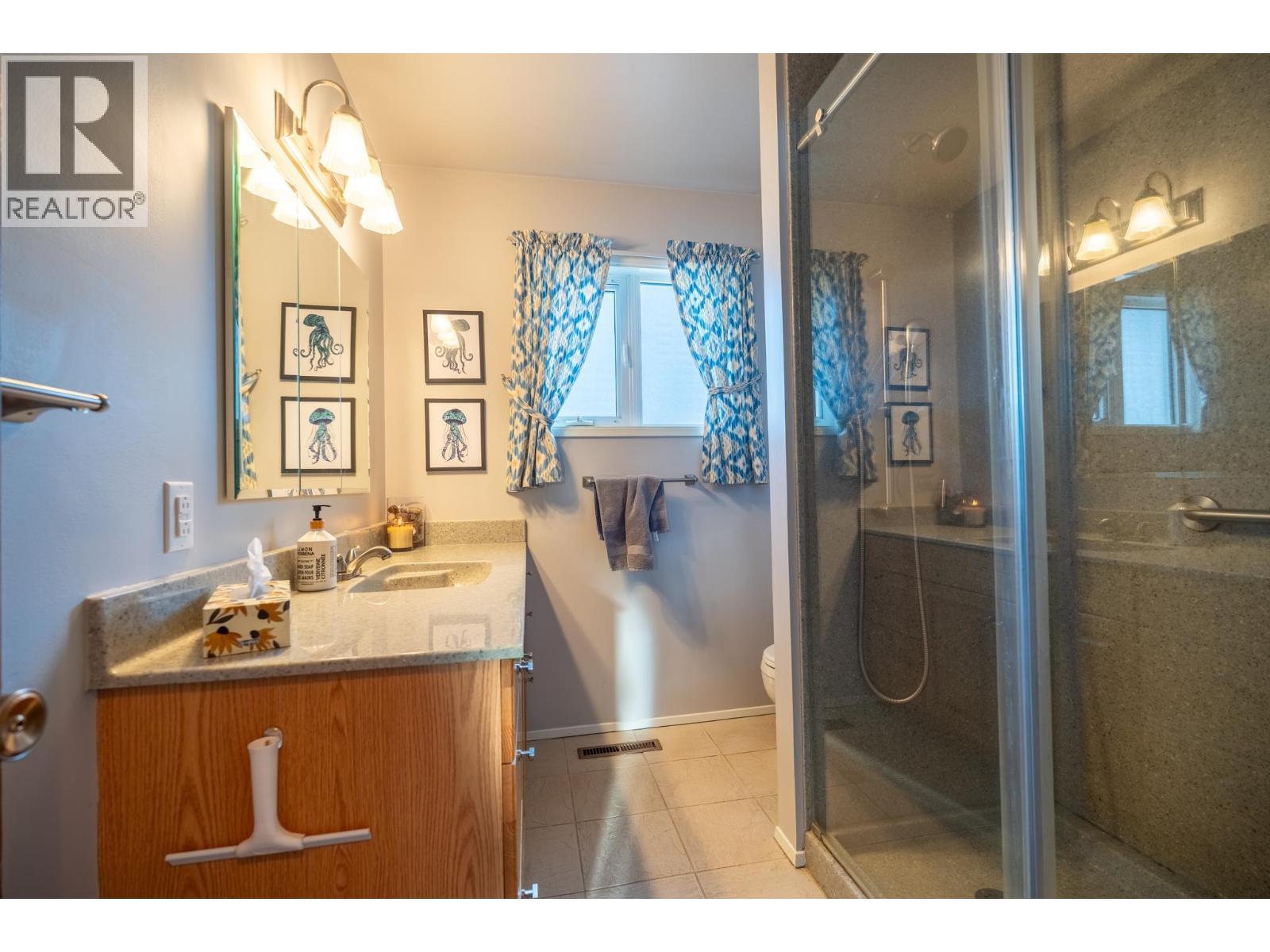 1050 Parsnip Crescent, Prince George, BC - Indoor Photo Showing Bathroom